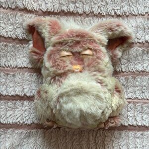 2005 Hasbro Red Velvet Furby Used Vintage